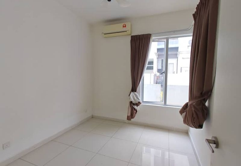 Parkfield Residences, Tropicana Heights