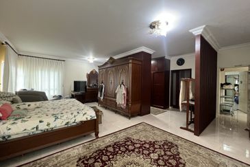 Bandar Tun Hussein Onn