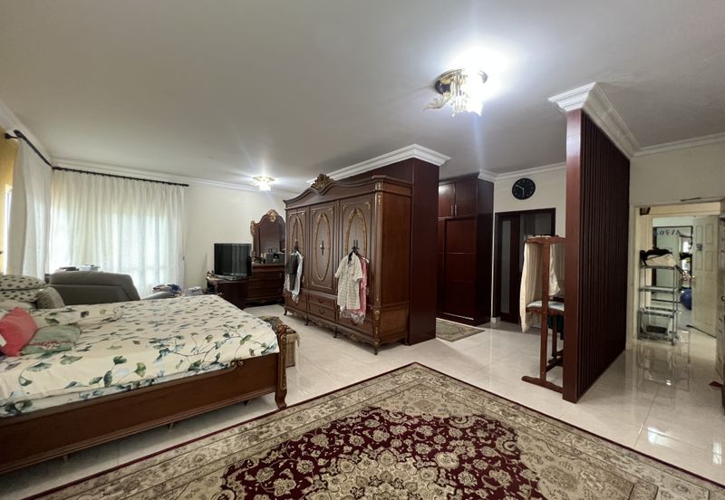 Bandar Tun Hussein Onn