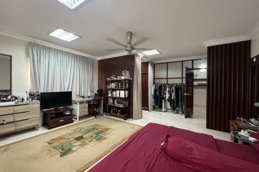 Bandar Tun Hussein Onn