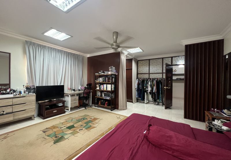 Bandar Tun Hussein Onn