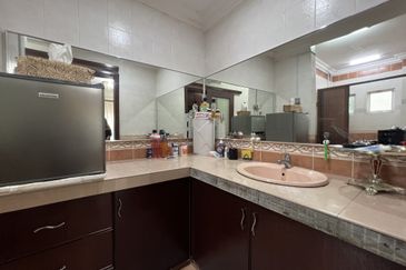 Bandar Tun Hussein Onn