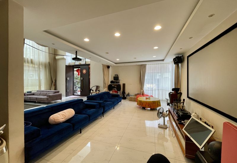 Jalan Bandar Kinrara 6B/8J 