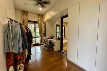 Jalan Bandar Kinrara 6B/8J 