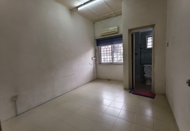 SL7, Bandar Sungai Long