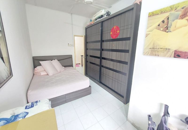 SL 9, Bandar Sungai Long