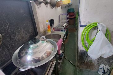 SL 9, Bandar Sungai Long