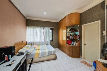 SL 8, Bandar Sungai Long