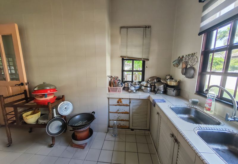 SL 8, Bandar Sungai Long