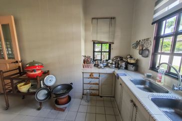 SL 8, Bandar Sungai Long