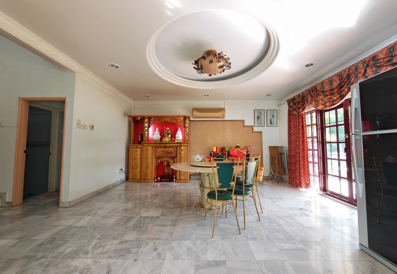 SL 8, Bandar Sungai Long