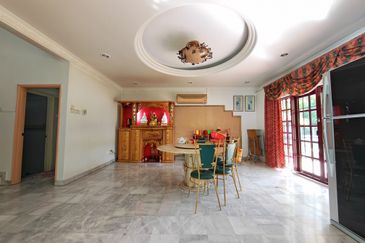 SL 8, Bandar Sungai Long