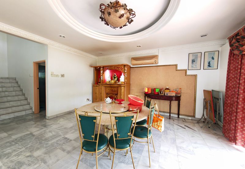 SL 8, Bandar Sungai Long