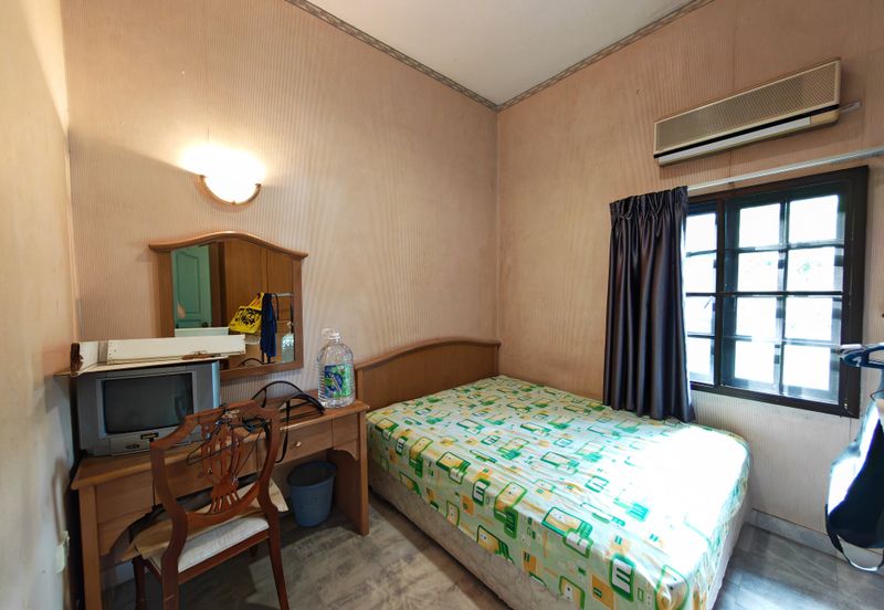 SL 8, Bandar Sungai Long