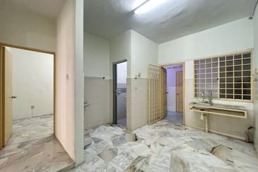 SL 6, Bandar Sungai Long