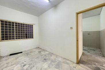 SL 6, Bandar Sungai Long