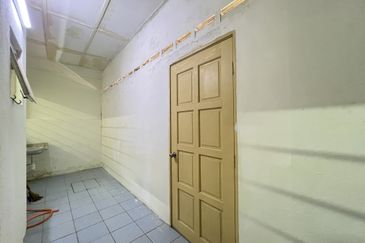 SL 6, Bandar Sungai Long