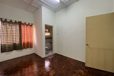 SL 6, Bandar Sungai Long