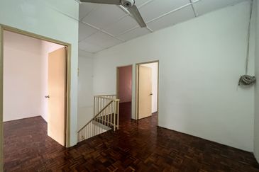 SL 6, Bandar Sungai Long