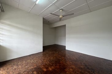 SL 6, Bandar Sungai Long