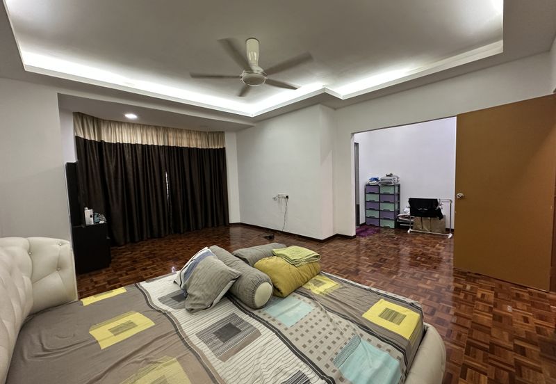 SL 2, Bandar Sungai Long