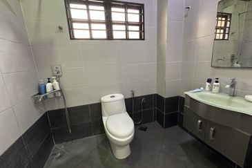 SL 2, Bandar Sungai Long