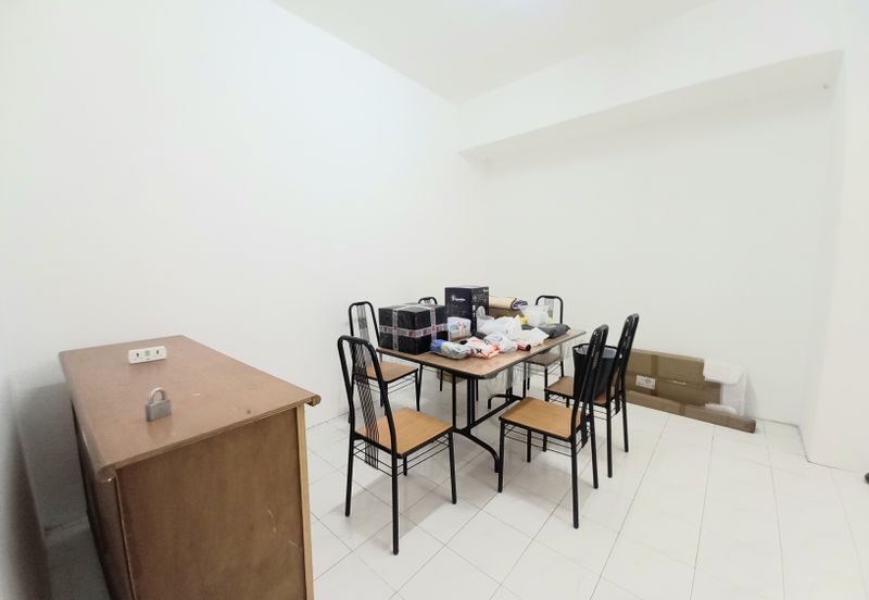 Evergreen Park Acorn and Hazel