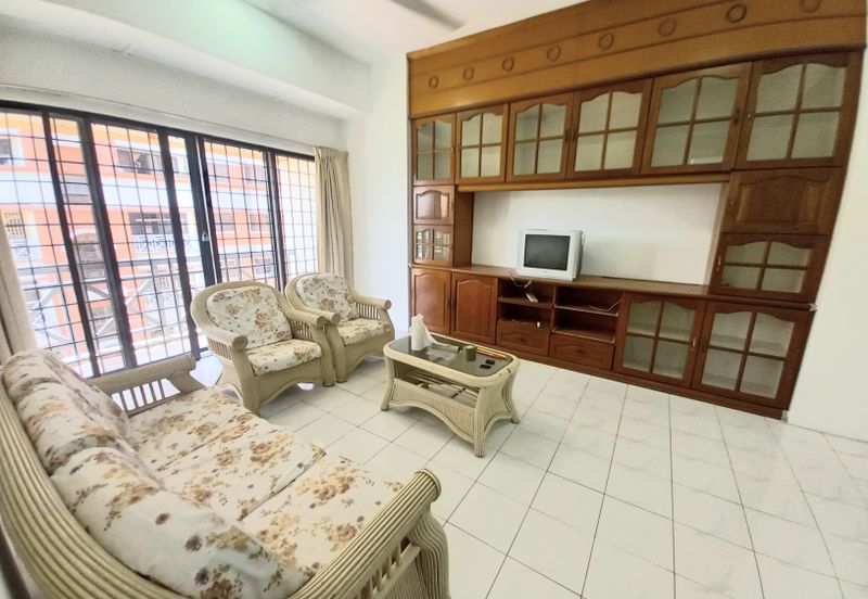 Evergreen Park Acorn and Hazel