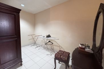 Bandar Tun Hussein Onn