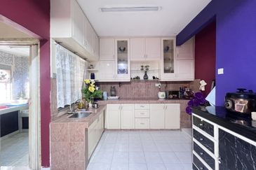 SL 11, Bandar Sungai Long