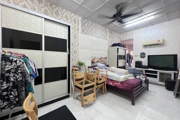 SL 11, Bandar Sungai Long