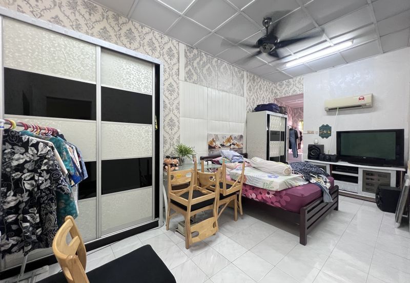 SL 11, Bandar Sungai Long