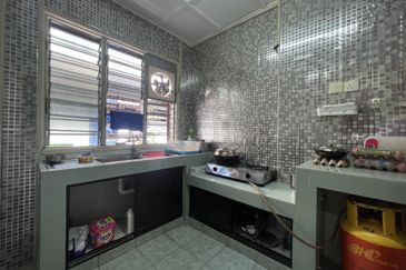 SL 11, Bandar Sungai Long