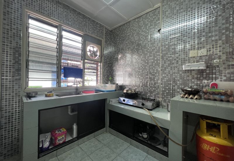 SL 11, Bandar Sungai Long