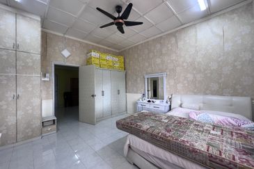 SL 11, Bandar Sungai Long