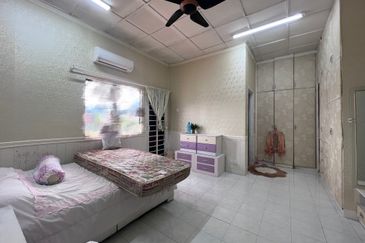 SL 11, Bandar Sungai Long