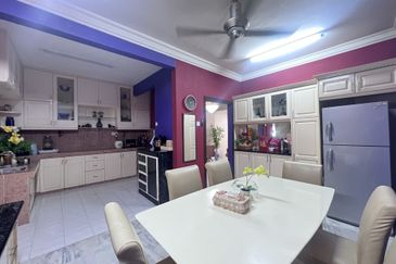 SL 11, Bandar Sungai Long