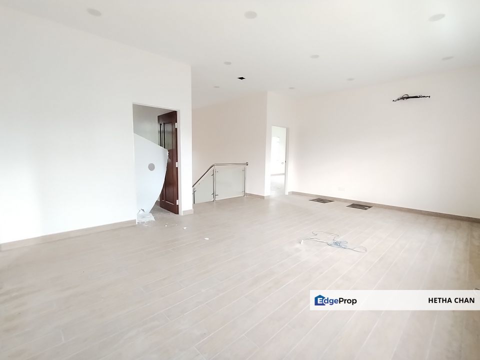 Taman Bukit Serdang Seri Kembangan 2 Storey Bungalow For Sale, Selangor, Seri Kembangan