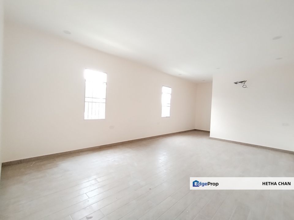 Taman Bukit Serdang Seri Kembangan 2 Storey Bungalow For Sale, Selangor, Seri Kembangan