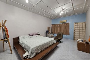 SL7, Bandar Sungai Long