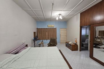 SL7, Bandar Sungai Long