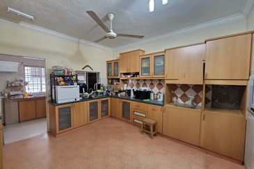 SL7, Bandar Sungai Long