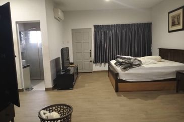 SL7, Bandar Sungai Long