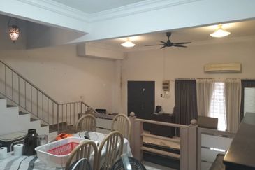 SL7, Bandar Sungai Long