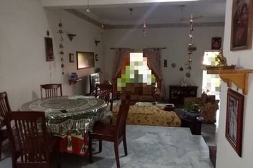 SL 11, Bandar Sungai Long