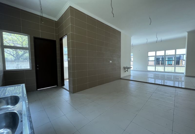 Avenue 4 Lake Valley