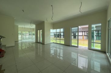 Avenue 4 Lake Valley