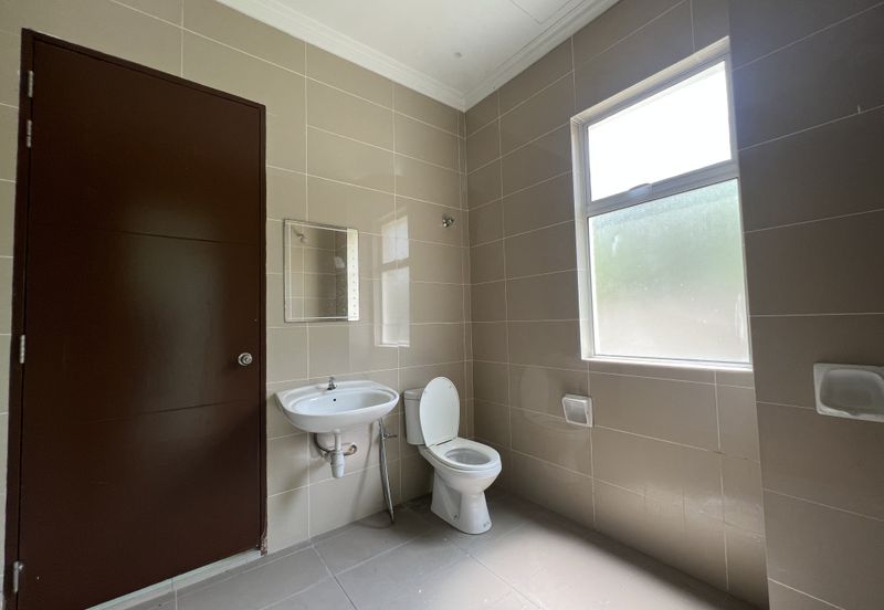 Avenue 4 Lake Valley