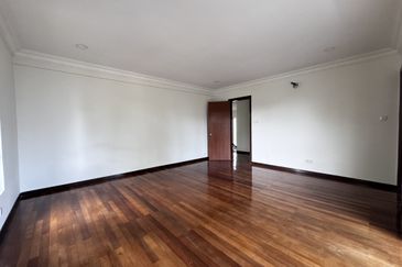 Bukit Suria Garden Village