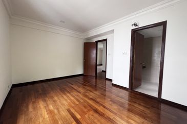 Bukit Suria Garden Village